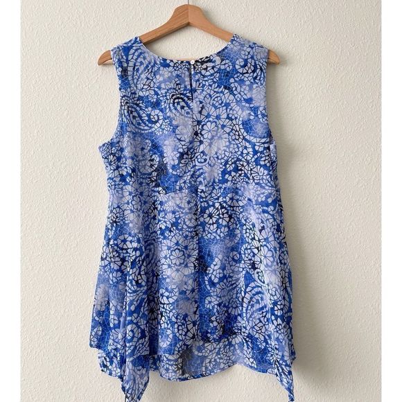 Fever Blue/White Double Layered Sleeveless Blouse Size Large - Picture 2 of 5